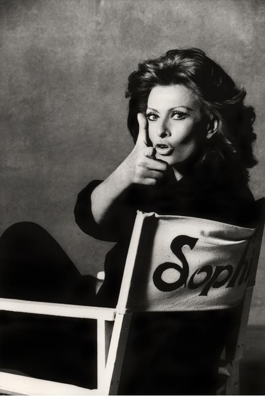 greg-gorman-sophia-loren-directors-chair